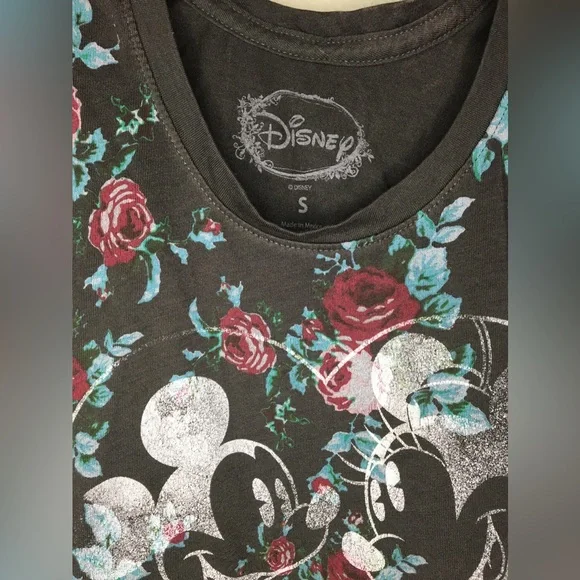 ✨Mickey & Minnie Crop Top T-Shirt✨ - Picture 3 of 4